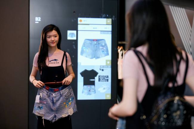 Alibaba Group открыл в Сянгане уникальный гибридный магазин одежды