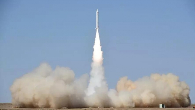 Китай успешно запустил коммерческую ракету-носитель с тремя спутниками на борту