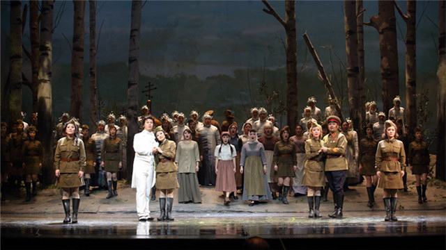 Китайскую оперу "А зори здесь тихие" покажут в Санкт-Петербурге и Москве