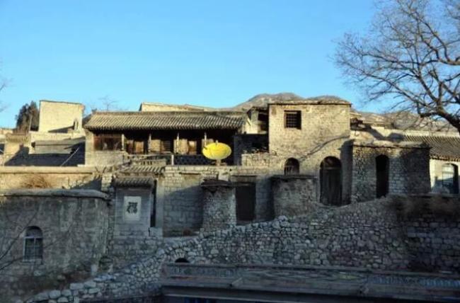 Каменная деревня в пригороде Пекина (1)