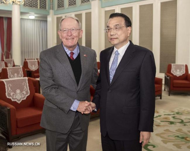 Ли Кэцян встретился с делегацией американских законодателей