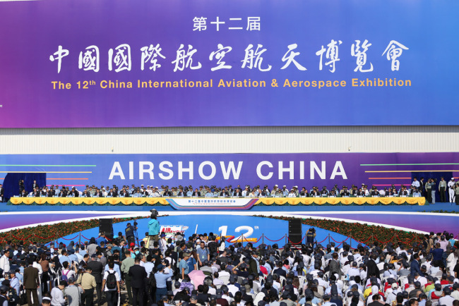 В Чжухае открылся 12-й Китайский международный авиационно-космический салон