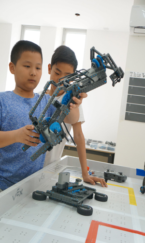 Создание лаборатории «супер-разумных» роботов, как основы будущего производства Китая
