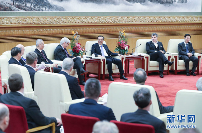 Премьер Госсовета КНР Ли Кэцян поприветствовал расширение присутствия в Китае зарубежных товаров и технологий