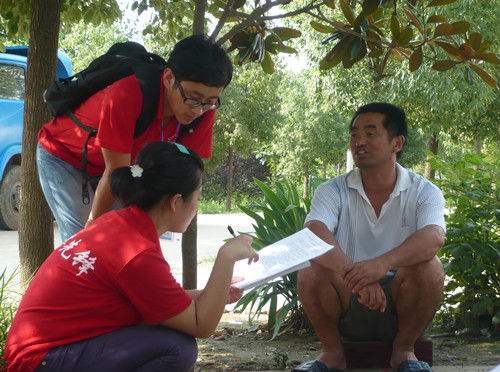 Китайские студенты поощряются к участию в волонтерской деятельности в сельских районах  