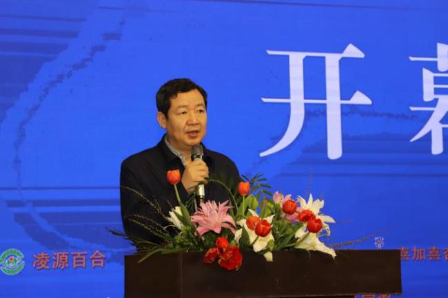 Замглавы комитета по сельскому хозяйству пров. Ляонин Чжан Куйнань выступает с речью (Фото: Сун Цзюнь)