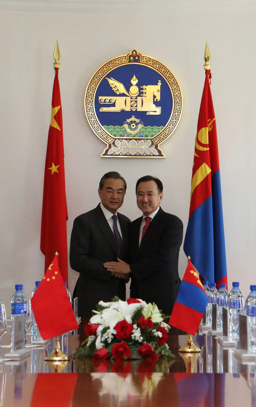 چینی وزیرخارجہ وانگ ای کی منگولیا کے ہم منصب سے ملاقات
