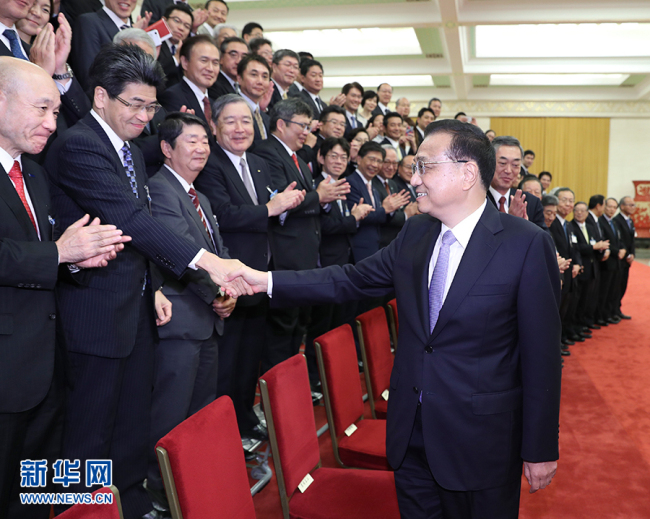  چین کے وزیراعظم لی کھہ چھیانگ کی جاپانی بزنس کمیونٹی کے وفد سے ملاقات
