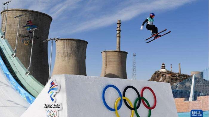 تاثیر المپیک زمستانی پکن بر افزایش تمایل چینی‌ها به مشارکت در ورزش‌های یخ و برفا