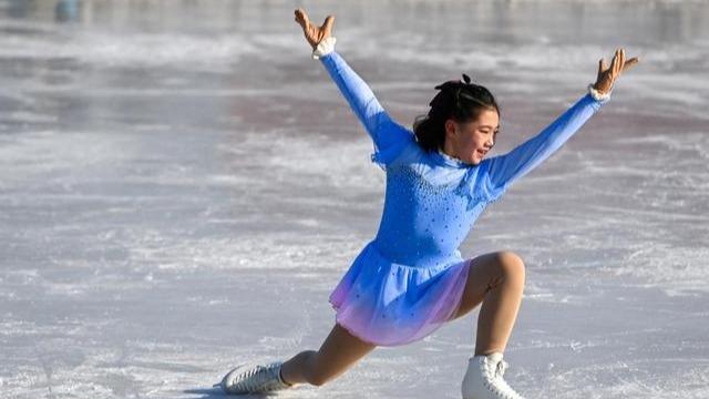 برگزاری مسابقه رقص روی یخ کودکان در شین جیانگ + ویدئوا