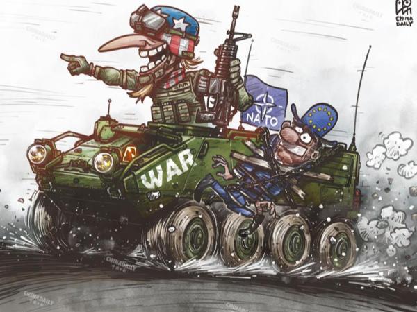 کاریکاتور|آمریکای جنگ‌طلب و اروپایی که چاره‌ای جز همراهی ندارد