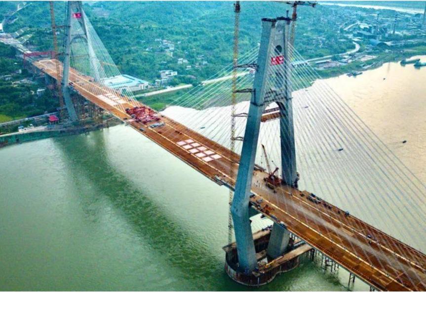 世界初の高速鉄道・道路同層併用大橋、中央で連結 中国四川省