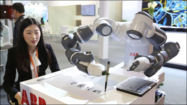 หุ่นยนต์บริการในจีนทำได้ถึงขนาดนี้！