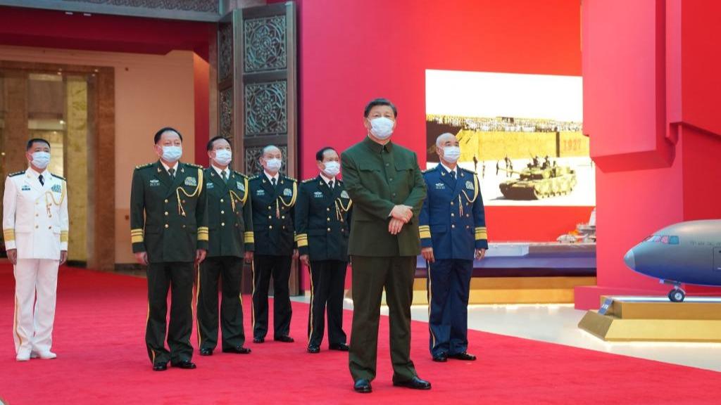 تاکید رئیس جمهور چین برای رسیدن به اهداف صدمین سالگرد ارتش