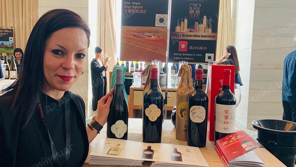 Хятад дарсыг дэлхийд сурталчилдаг Франц охин