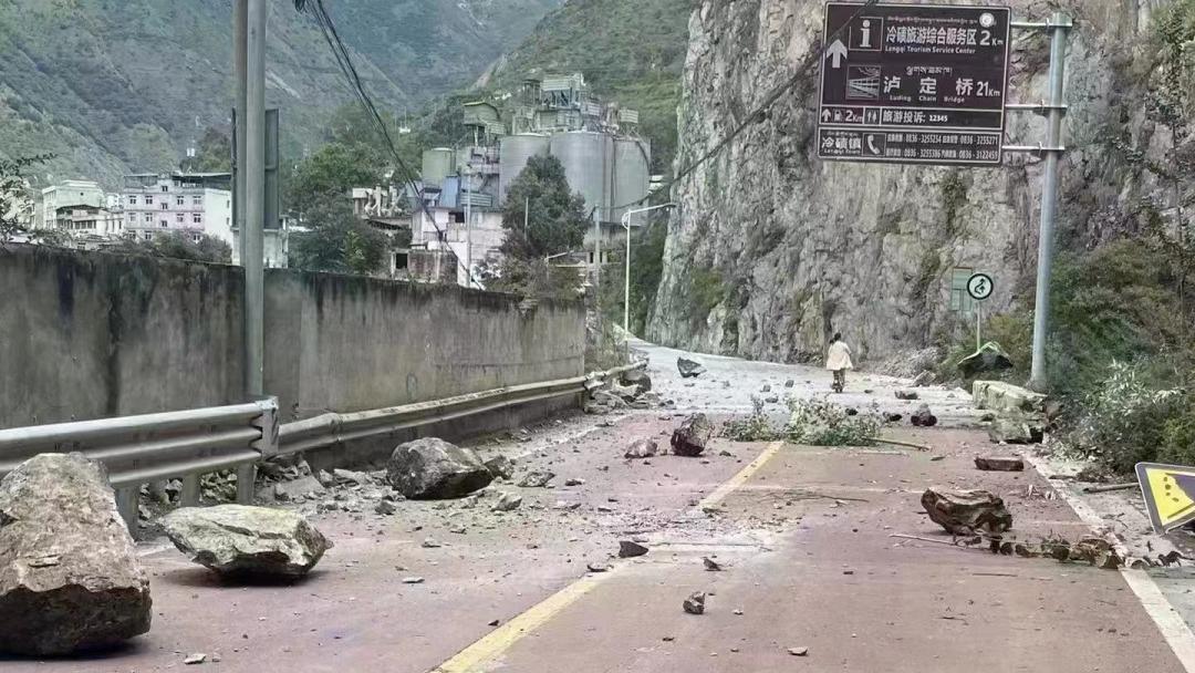 زلزله 6.8 ریشتری استان «سی‌چوان» چین را لرزاندا