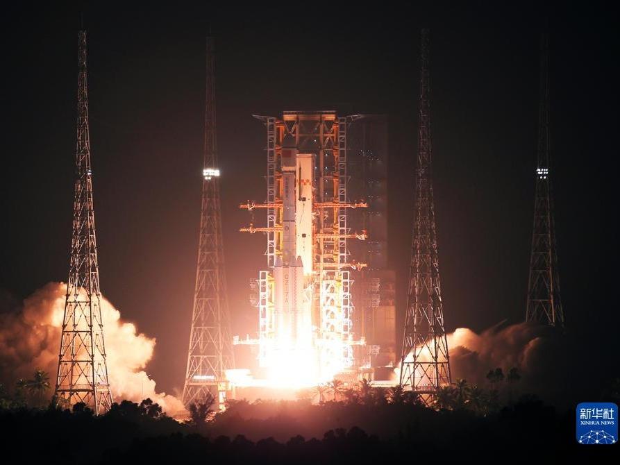 China Berjaya Lancarkan Satelit Zhongxing-1E