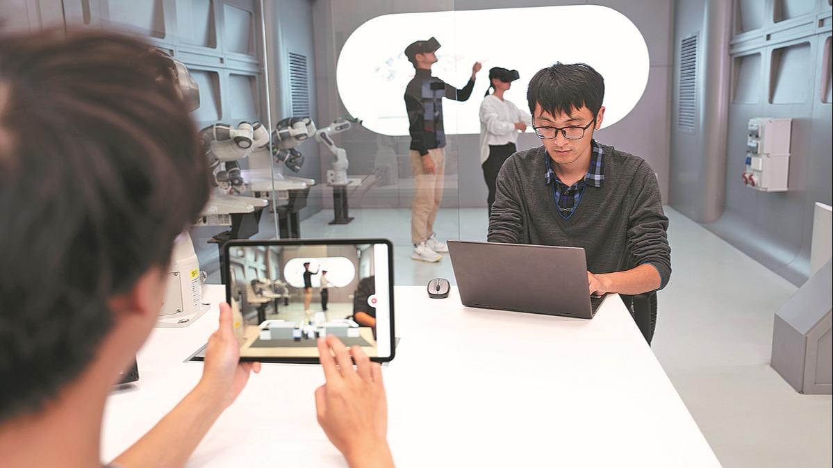 افتتاح کارخانه رباتیک شرکت چند ملیتی « ABB» در شانگهایا