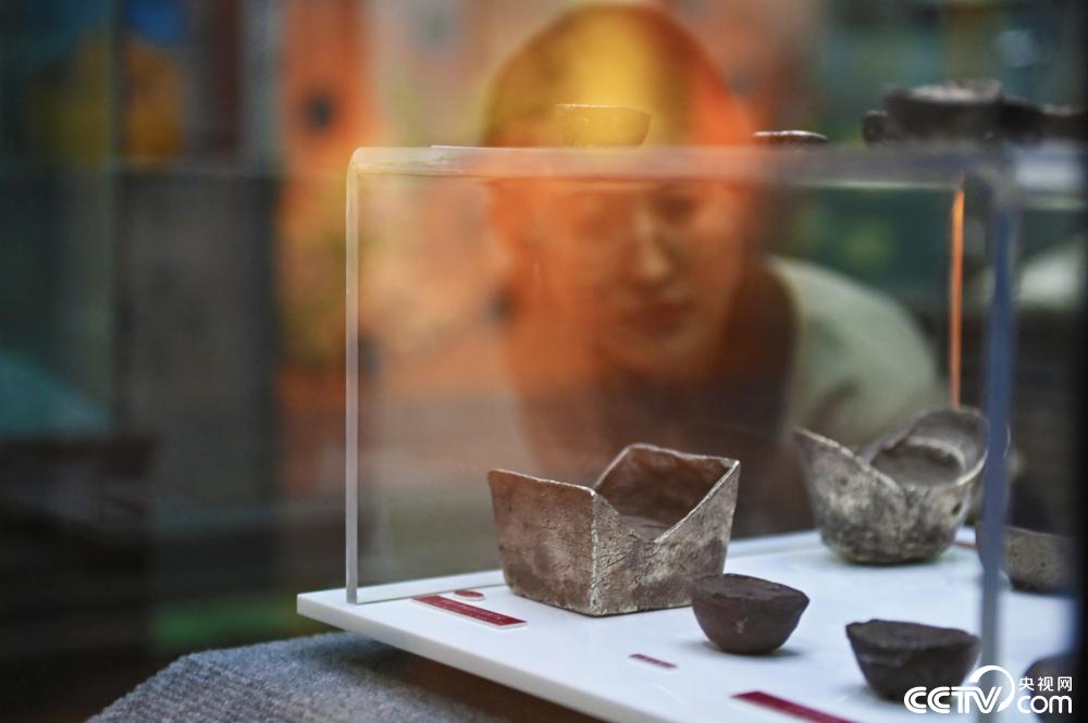 Artifak Syiling Pelbagai Negara dalam Muzium Numismatik