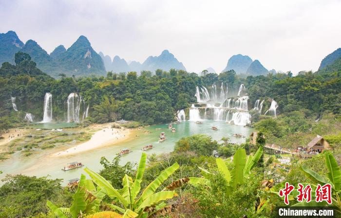 Kawasan Sempadan China-Vietnam Tarik Ramai Pelancong Ketika TBC