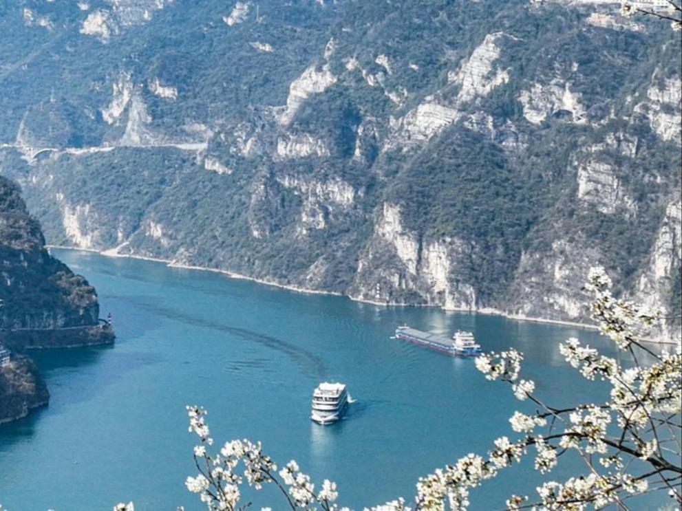 Pemandangan Tiga Gaung Sungai Yangtze yang Memukau Hati