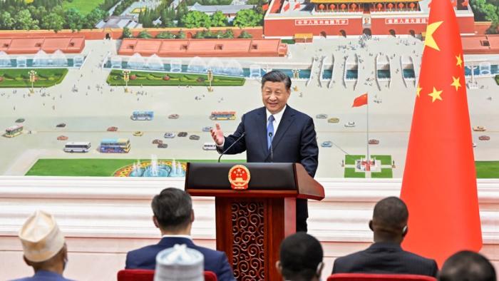 شی جین پینگ استوارنامه‌ سفرای جدید کشورهای مختلف در چین را پذیرفتا
