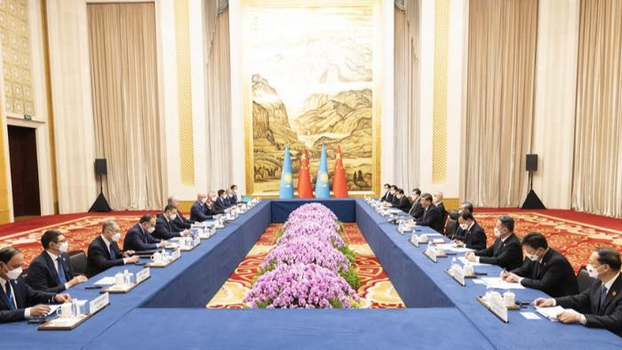 دیدار روسای جمهور چین و قزاقستان و انتشار بیانیه مشترک دو کشورا