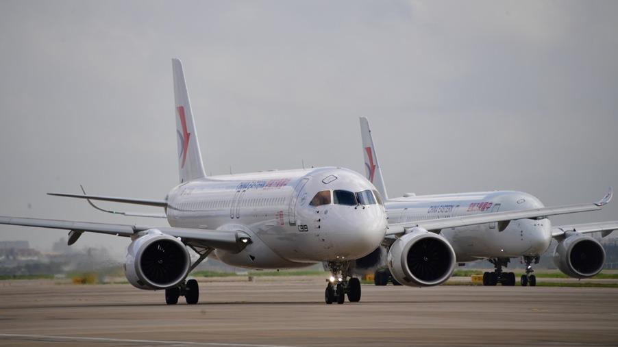中国の国産旅客機「C919」 上海-成都路線で初の2機同時運航 中国の国産旅客機「C919」 上海-成都路線で初の2機同時運航