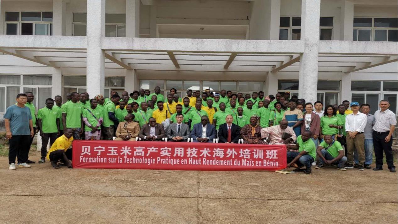 चीनमा अध्ययरत बेनिनका विद्यार्थी डेभिडद्वारा चीनको विकास ढाँचाको प्रशंसा