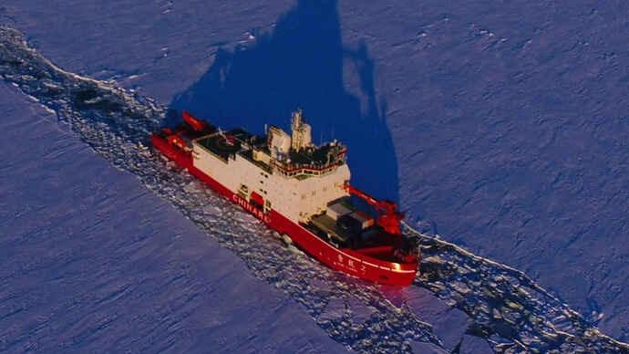 پهلو گرفتن یخ‌شکن شویه‌لونگ-2 در نیوزیلند برای تکمیل مایحتاج و حرکت به سوی دریای راس در قطب جنوبا