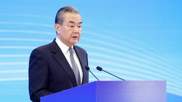 حضور وانگ یی در مراسم افتتاحیه همایش بین المللی بزرگداشت هفتاد و پنجمین سالگرد بیانیه جهانی حقوق بشر در پکنا