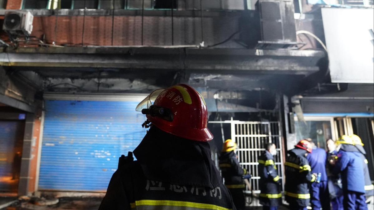 فرمان‌های مهم شی جین پینگ در مورد حادثه آتش سوزی در یک فروشگاه خیابانی در استان جیانگ‌شیا