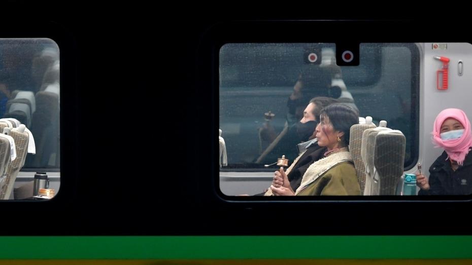 तिब्बतमा सन् २०२४ को बसन्त चाड यात्राको पहिलो रेल संचालनमा