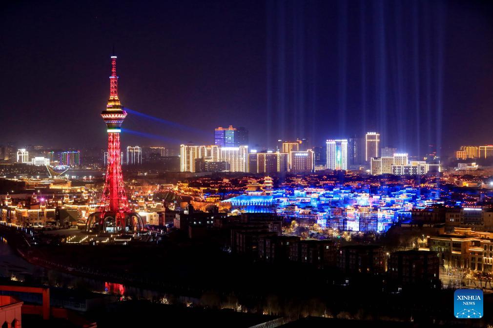 نمای سحرانگیز شهر باستانی «کاشغر» در شب سال نوی چینا