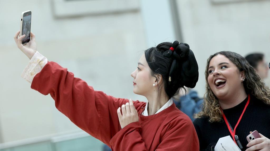 علاقه‌مندان «هان‌فو» جذابیت فرهنگ سنتی چین را در لندن به نمایش گذاشتند + تصاویرا