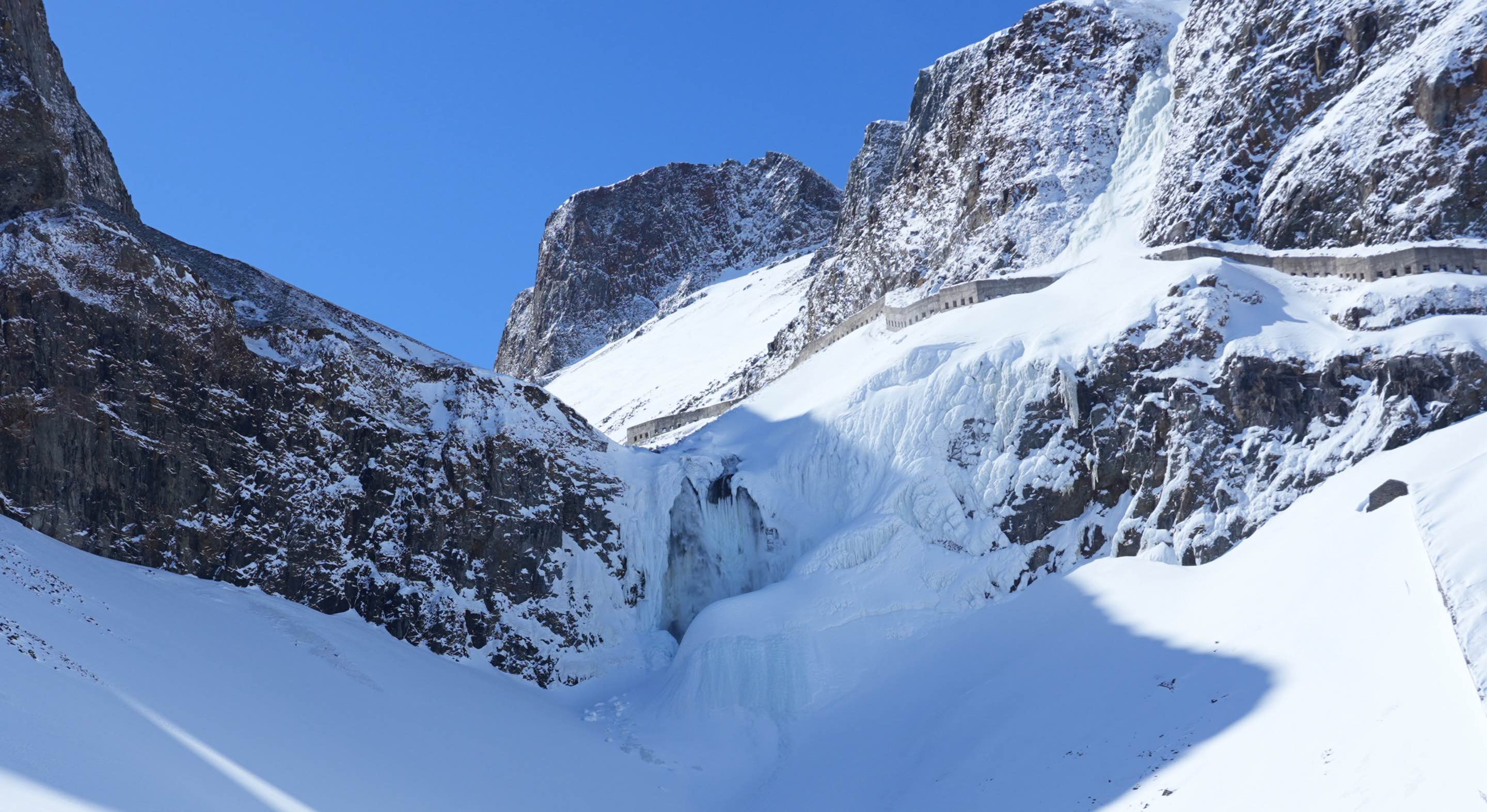 آبشار آتشفشانی کوه «چانگ‌بای»ا