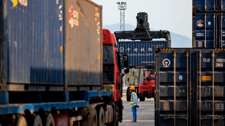 جابجایی 1.38 میلیون تن کالا توسط راه آهن چین-لائوس طی 3 ماه نخست امسالا