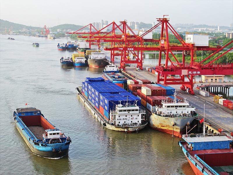Pemunggahan dan Pemuatan TEU Capai Rekod Tertinggi di Pelabuhan Wuhu