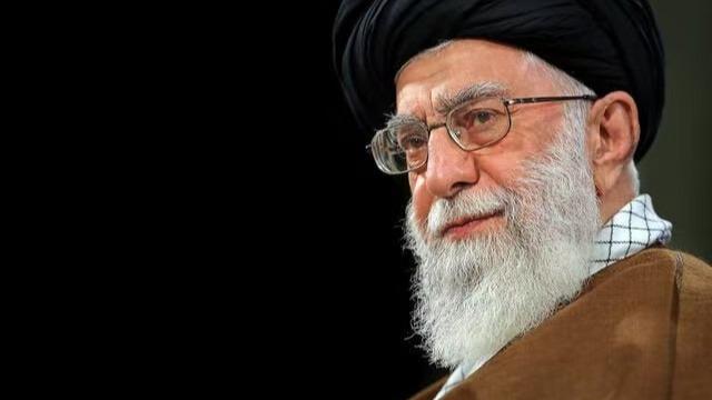 نگرانی رهبر ایران از حادثه بالگرد رئیس جمهورا