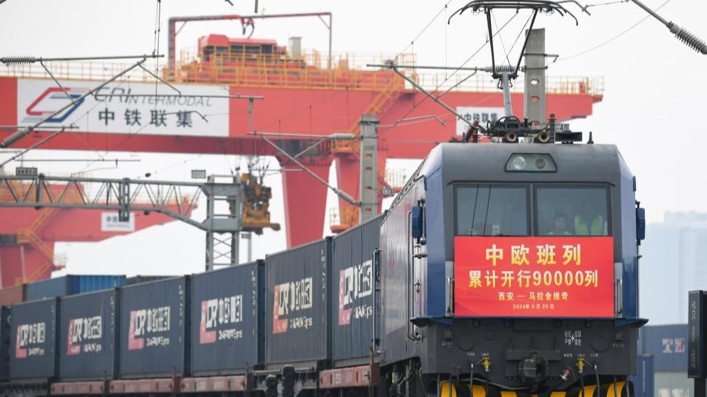 شمار سفرهای قطار باری چین-اروپا از 90 هزار عبور کردا