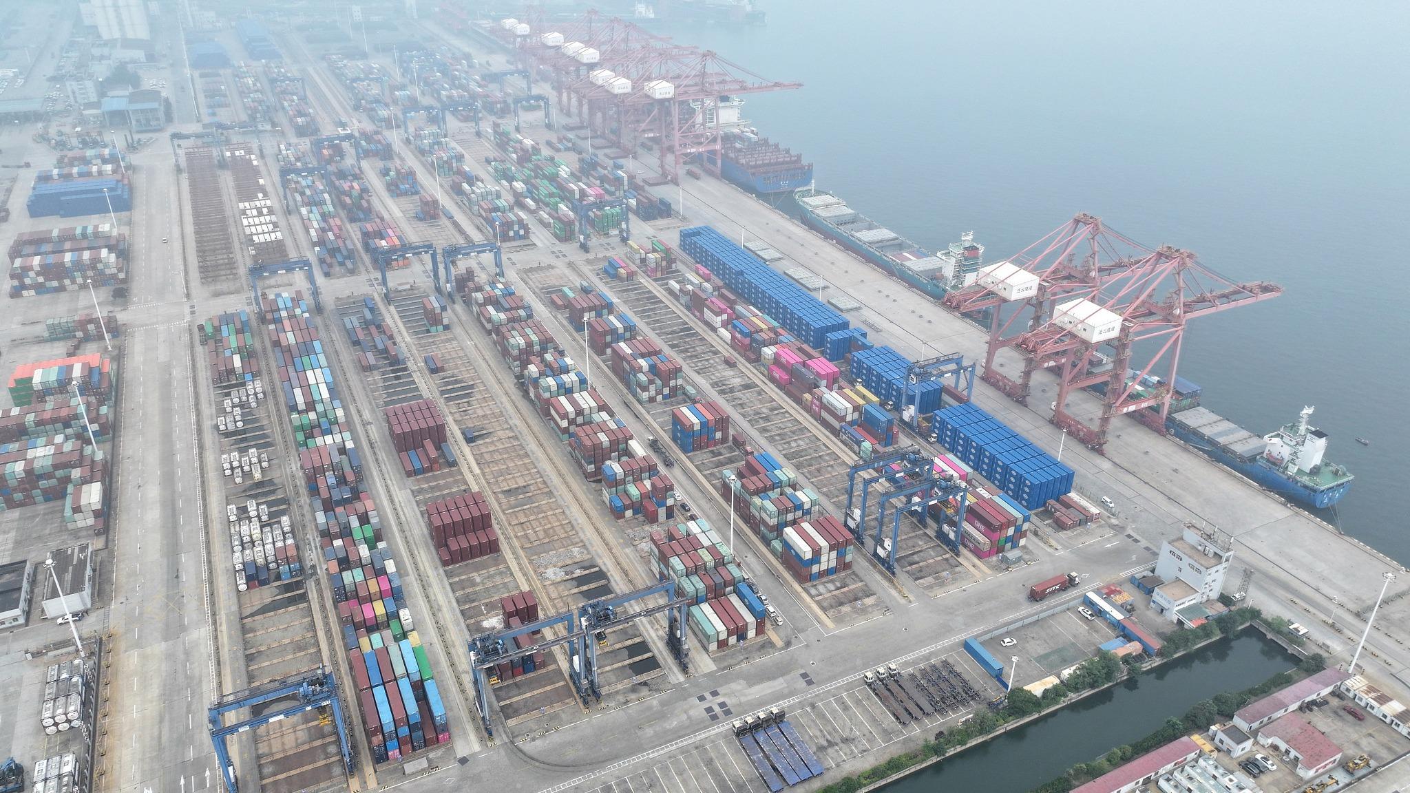 مجموع ارزش واردات و صادرات کالاهای چین طی نیمه اول 2024 از 21 تریلیون یوان فراتر رفتا