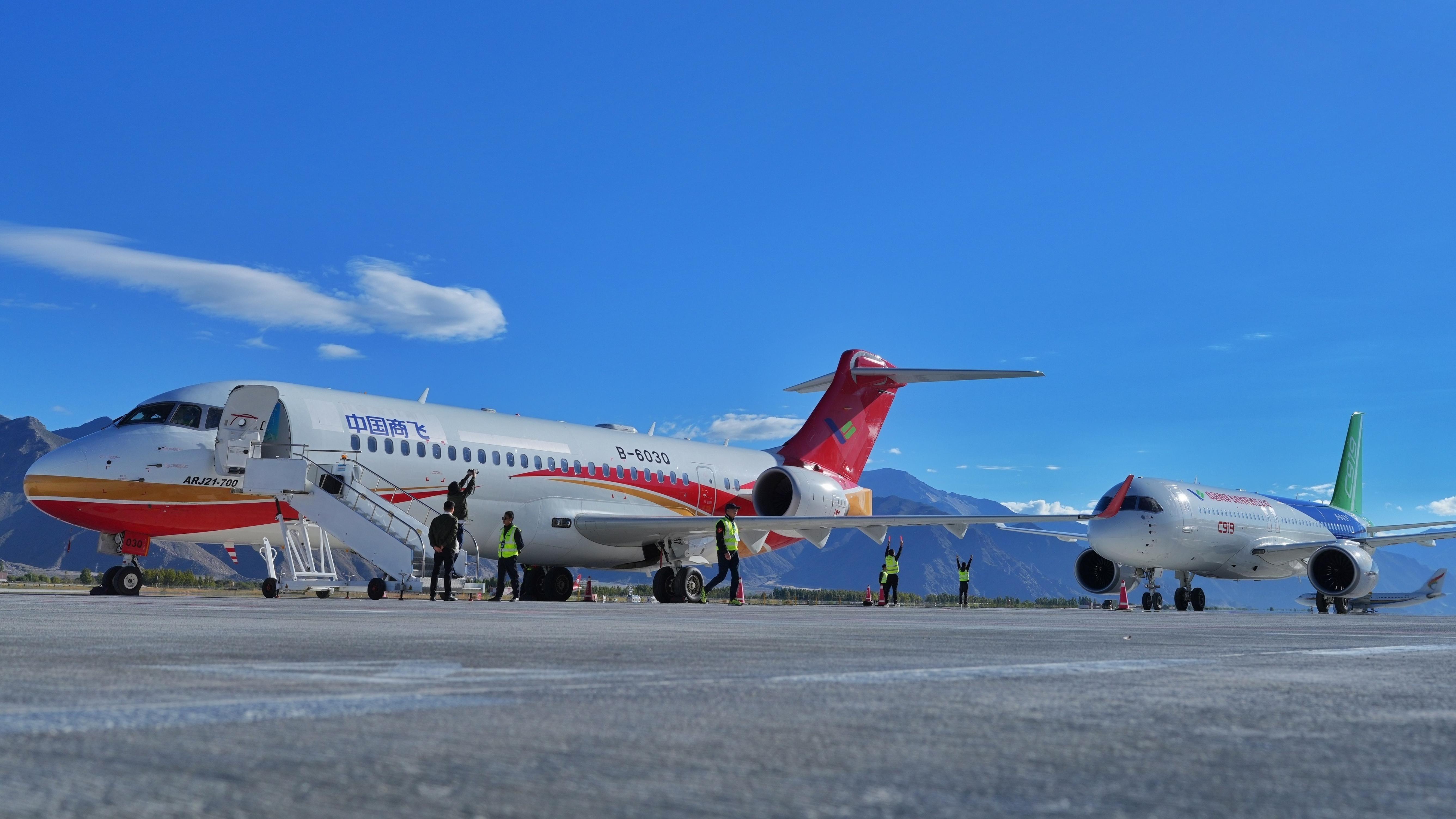 1/400 ARJ21-700 江西航空 井崗山号 中国産小型ジェットLCC