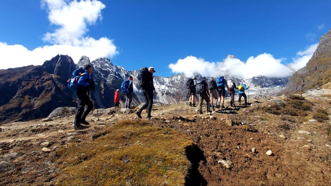 सगरमाथा क्षेत्रमा एकै महिनामा ९ हजार पर्यटक