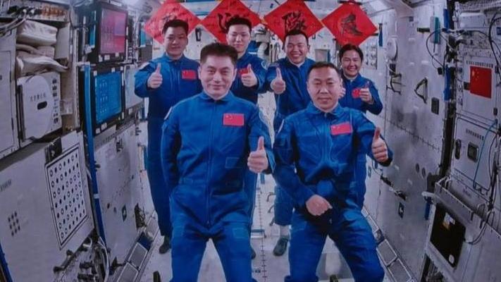 Astronauci z Shenzhou-19 weszli na stację kosmiczną