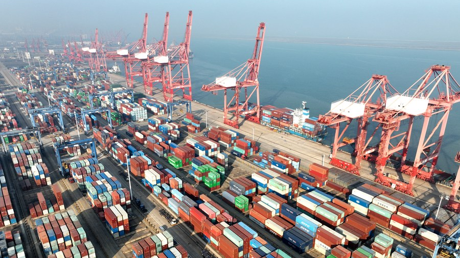 Terminali i kontejnerëve në portin e Lianyungang-ut në provincën Jiangsu të Kinës Lindore, 7 dhjetor 2022. / Xinhua