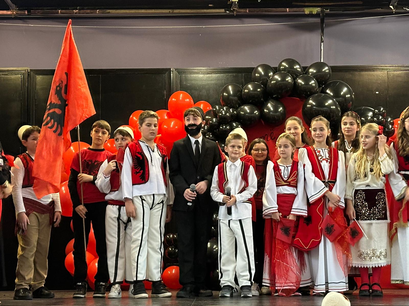 Shkolla Gjurme Iliriane ne festen e pavaresise se shqiperise ( foto personale)