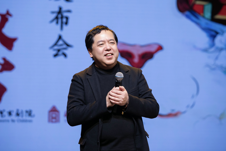 Ο Γουάνγκ Γιουγκόνγκ, αναπληρωτής διευθυντής του Μουσείου του Παλατιού, μιλά σε συνέντευξη Τύπου στο Πεκίνο στις 20 Δεκεμβρίου 2023. [Φωτογραφία από chinadaily.com.cn]