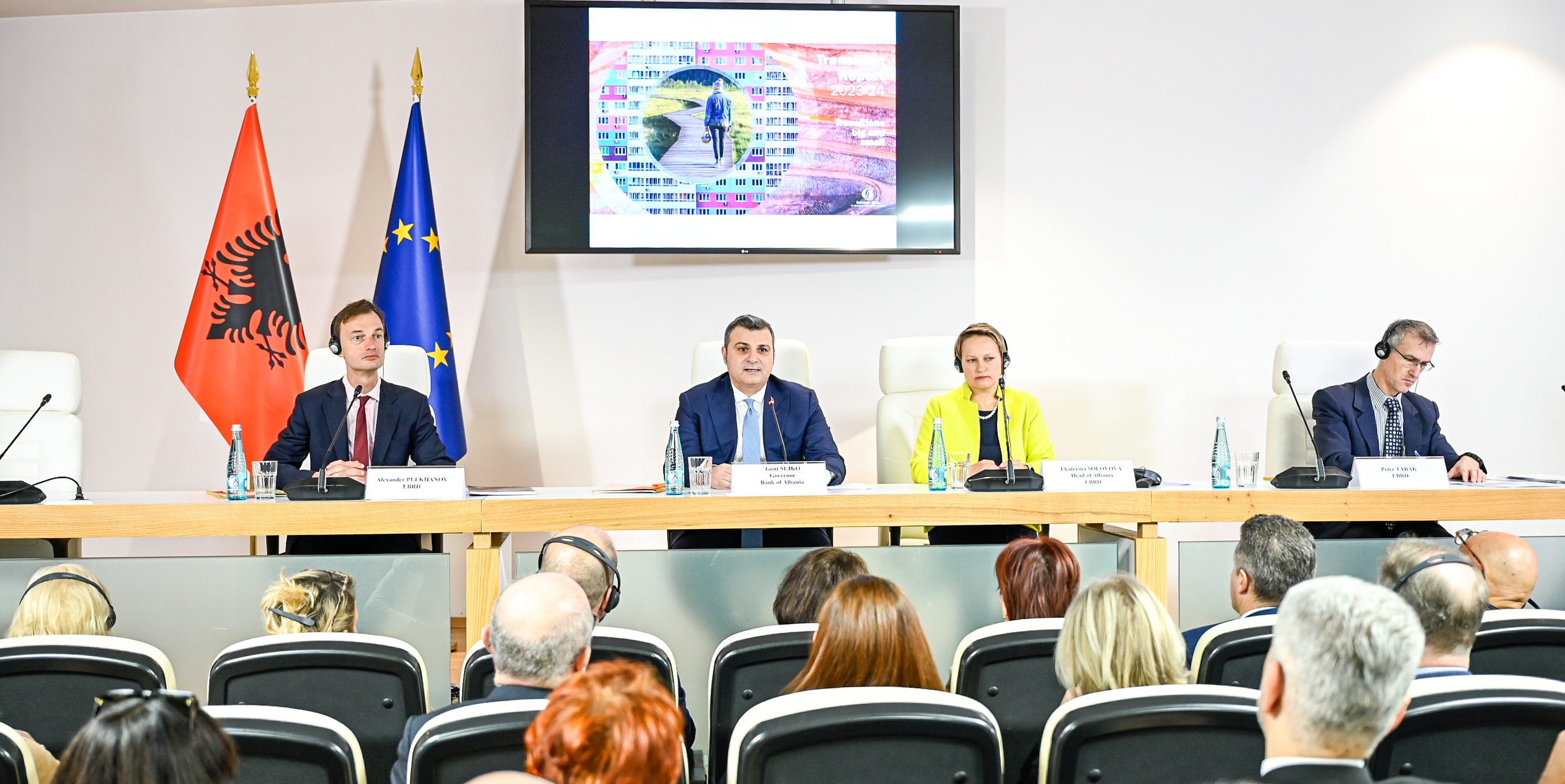 Konferenca për raportin(Foto Banka e Shqiperise)