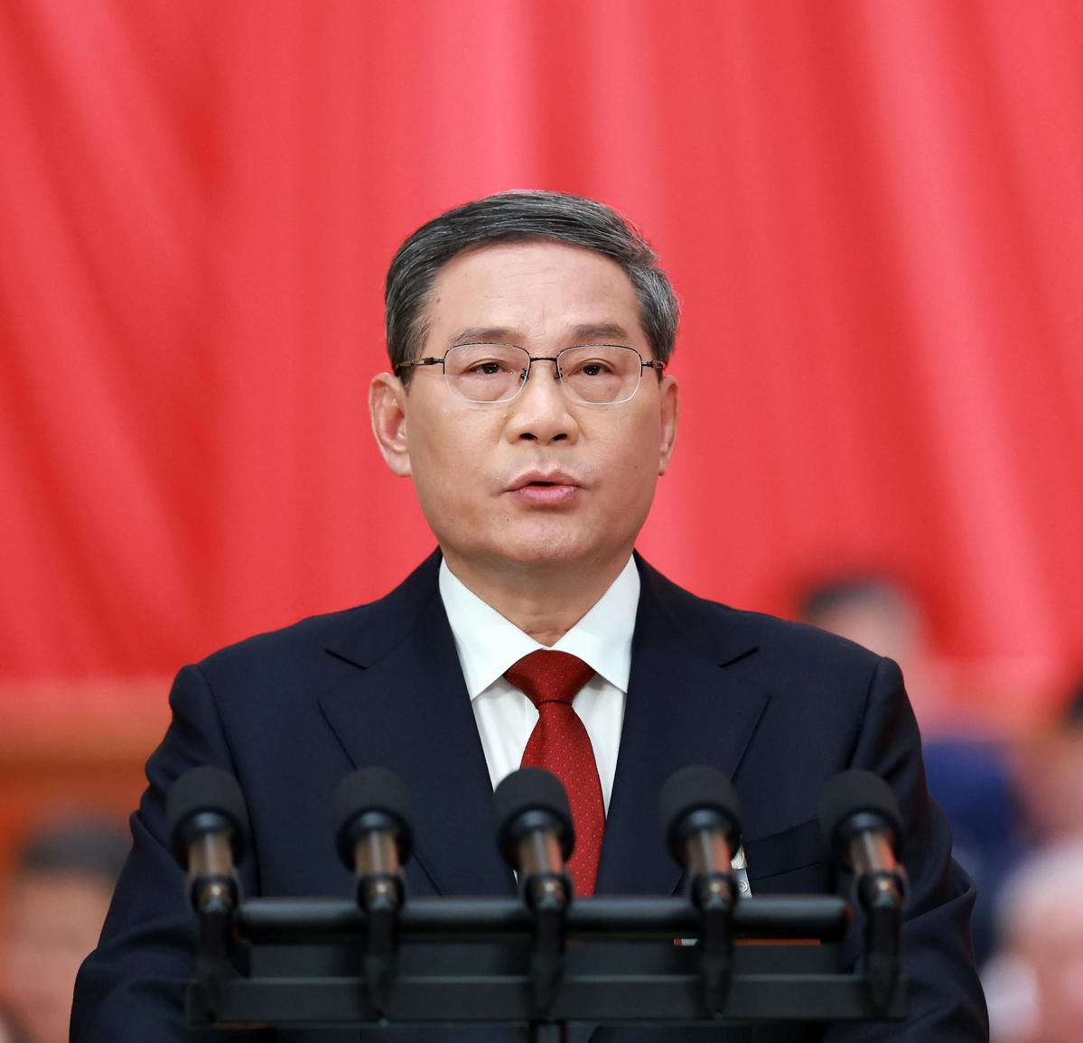 Kryeministri kinez Li Qiang gjatë prezantimit të raportit të qeverisë (Foto CMG)