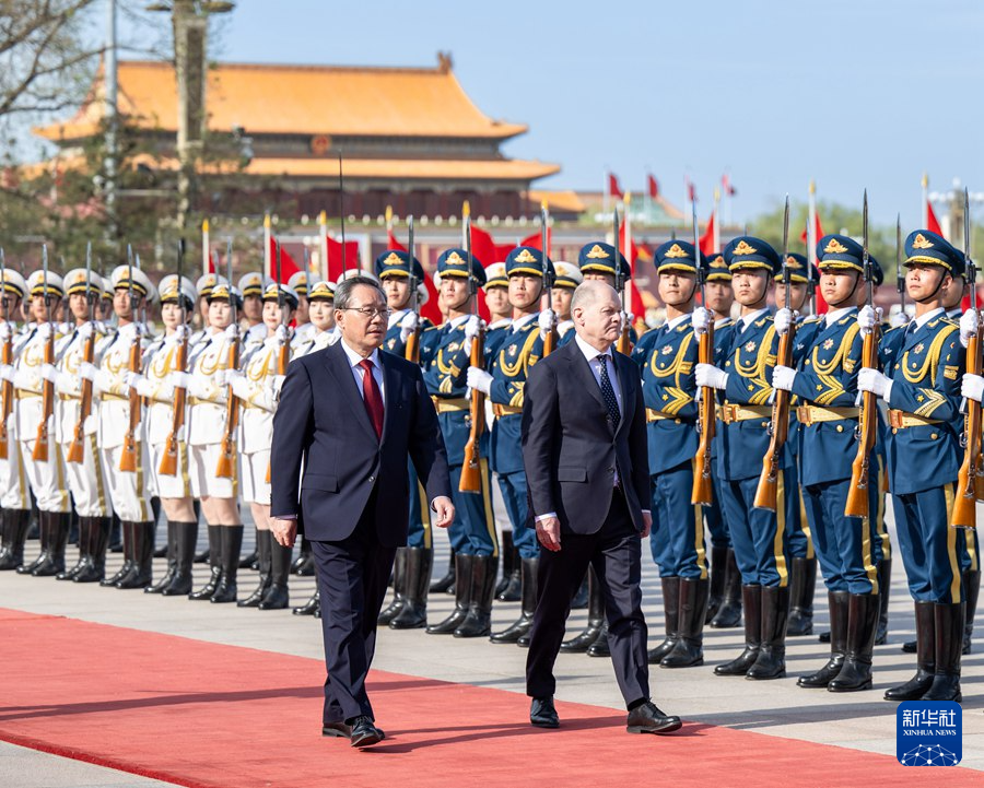 Kancelari Scholz dhe kryeministri kinez Li Qiang (Foto CMG)